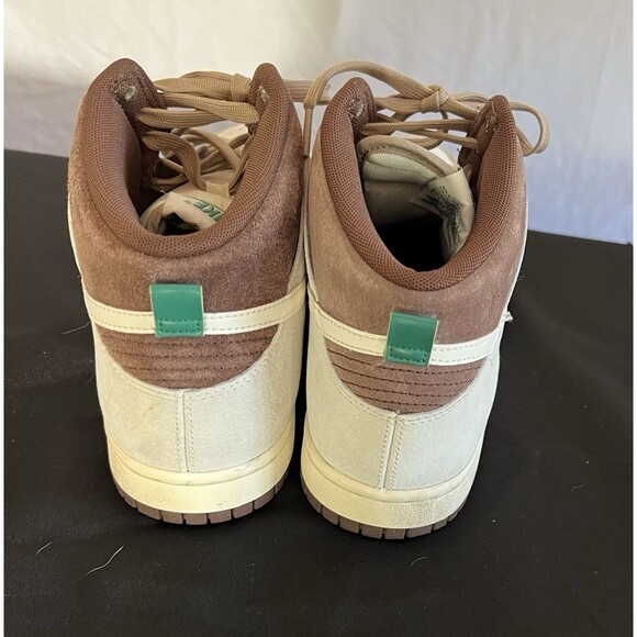Athletic_Shoes
